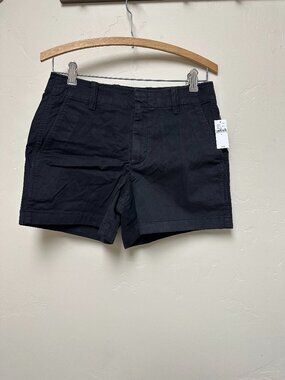 Black Gap 4" Downtown Khaki shorts